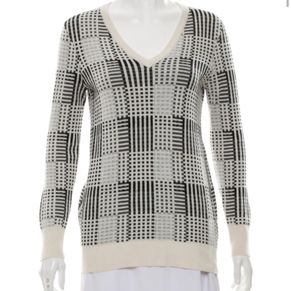𝅺EQUIPMENT Cashmere & Silk V-Neck B&W Plaid Sweater - EUC